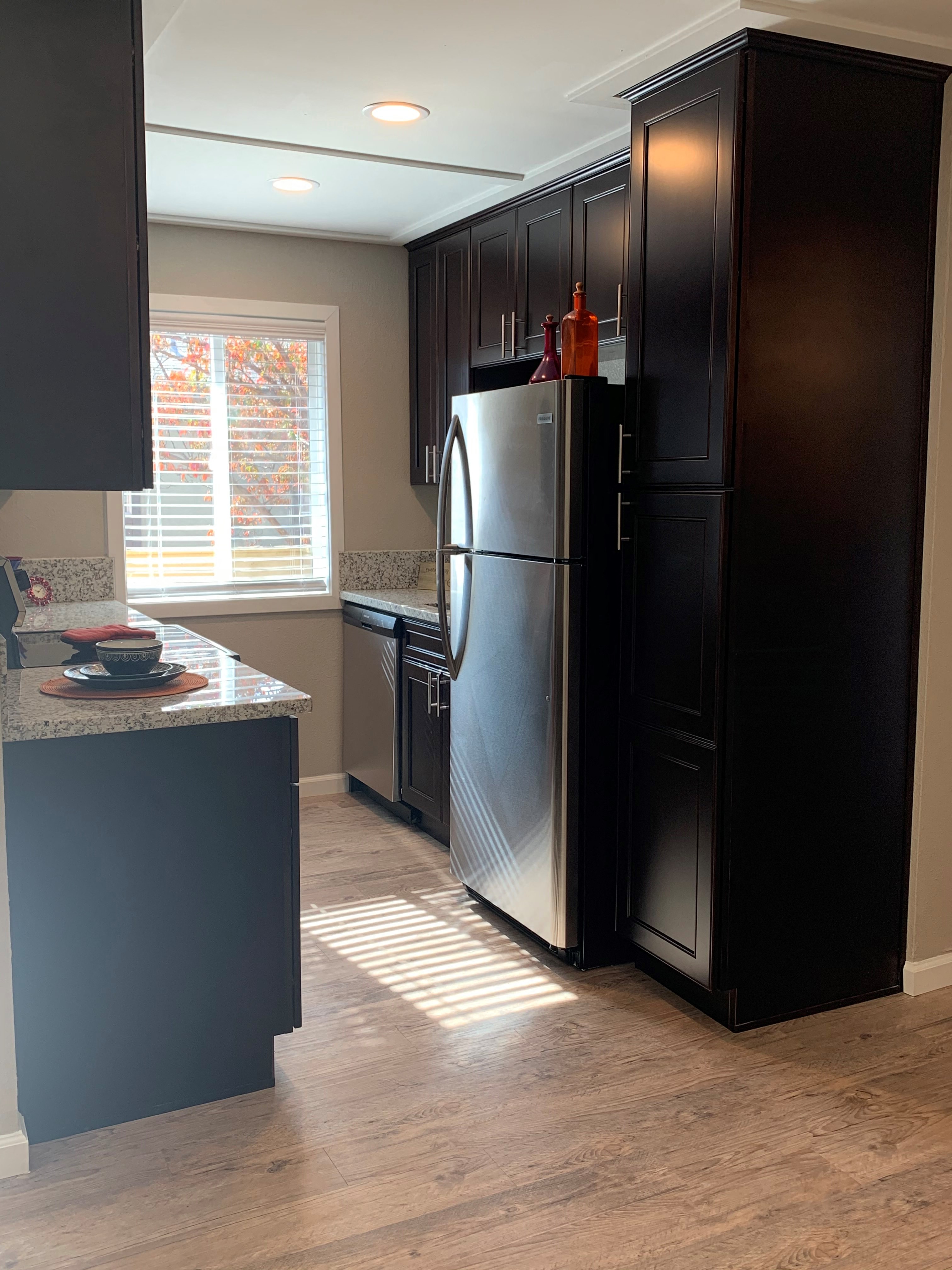 Driftwood Apartments photo 3
